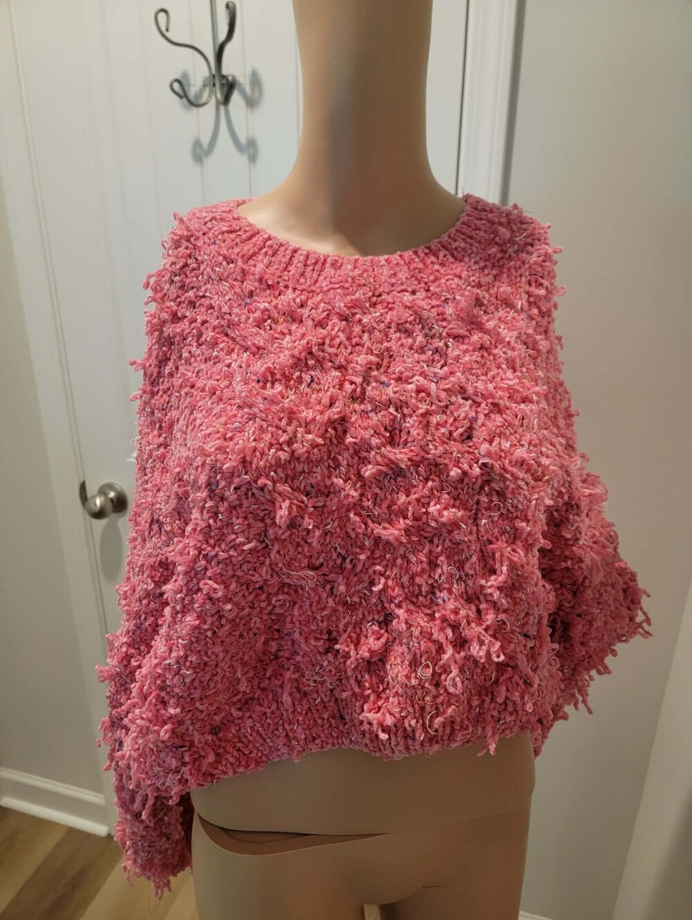 ADORA Size L Hot Pink Shaggy Knit, Popcorn Knit Style Cropped Crewneck Sweater